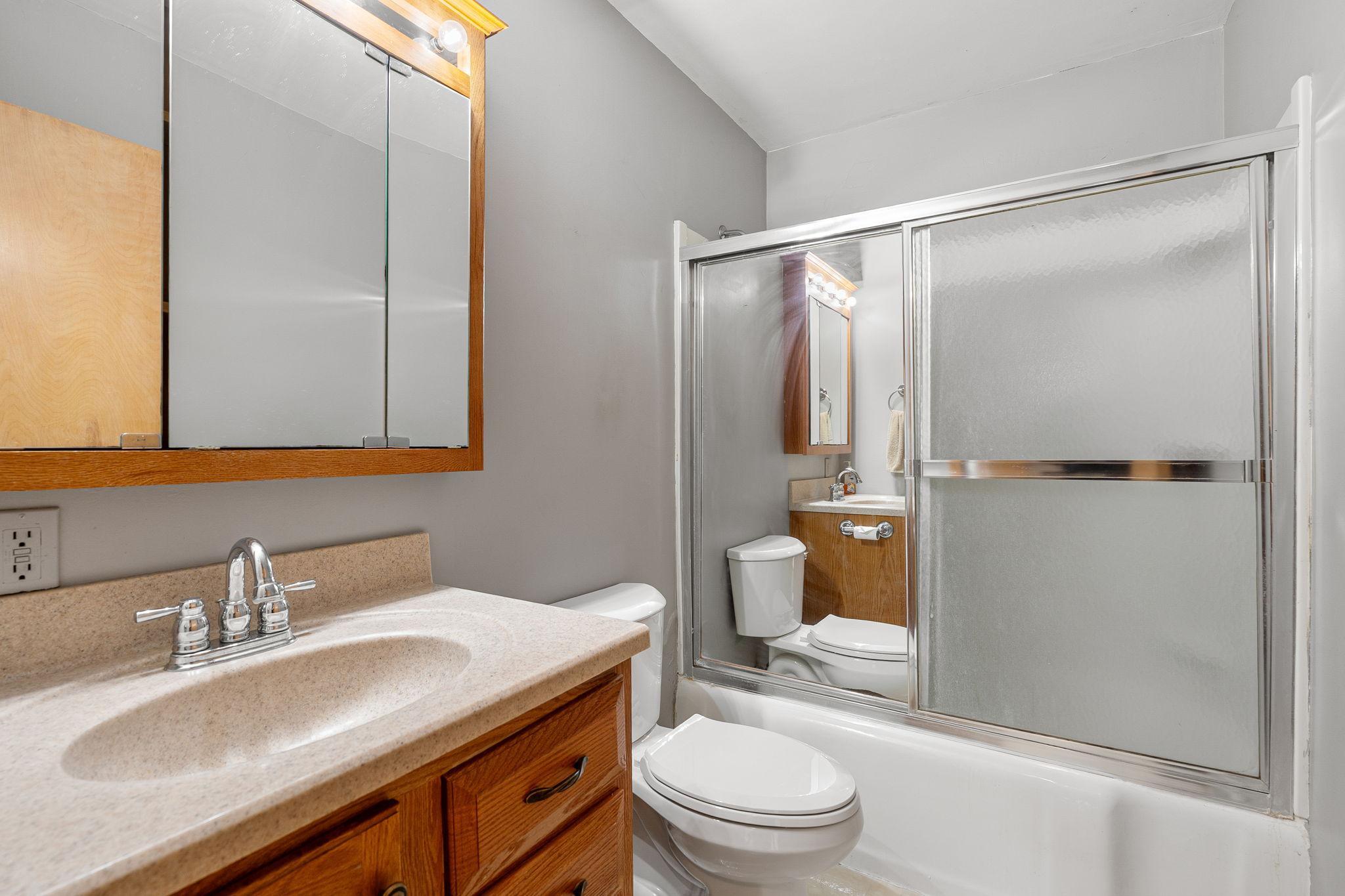36-web-or-mls-105-giles-pl.jpg