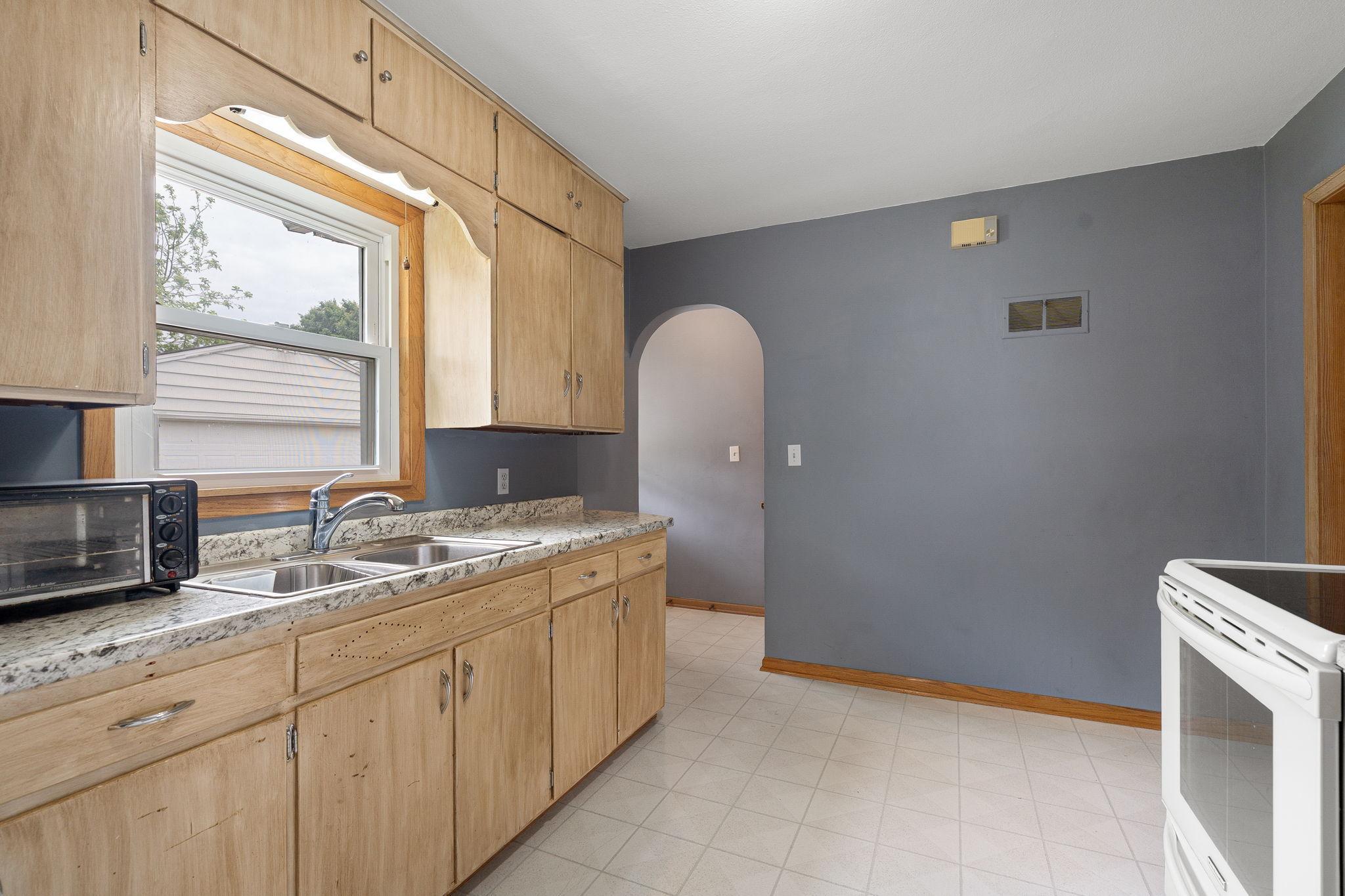 33-web-or-mls-105-giles-pl.jpg