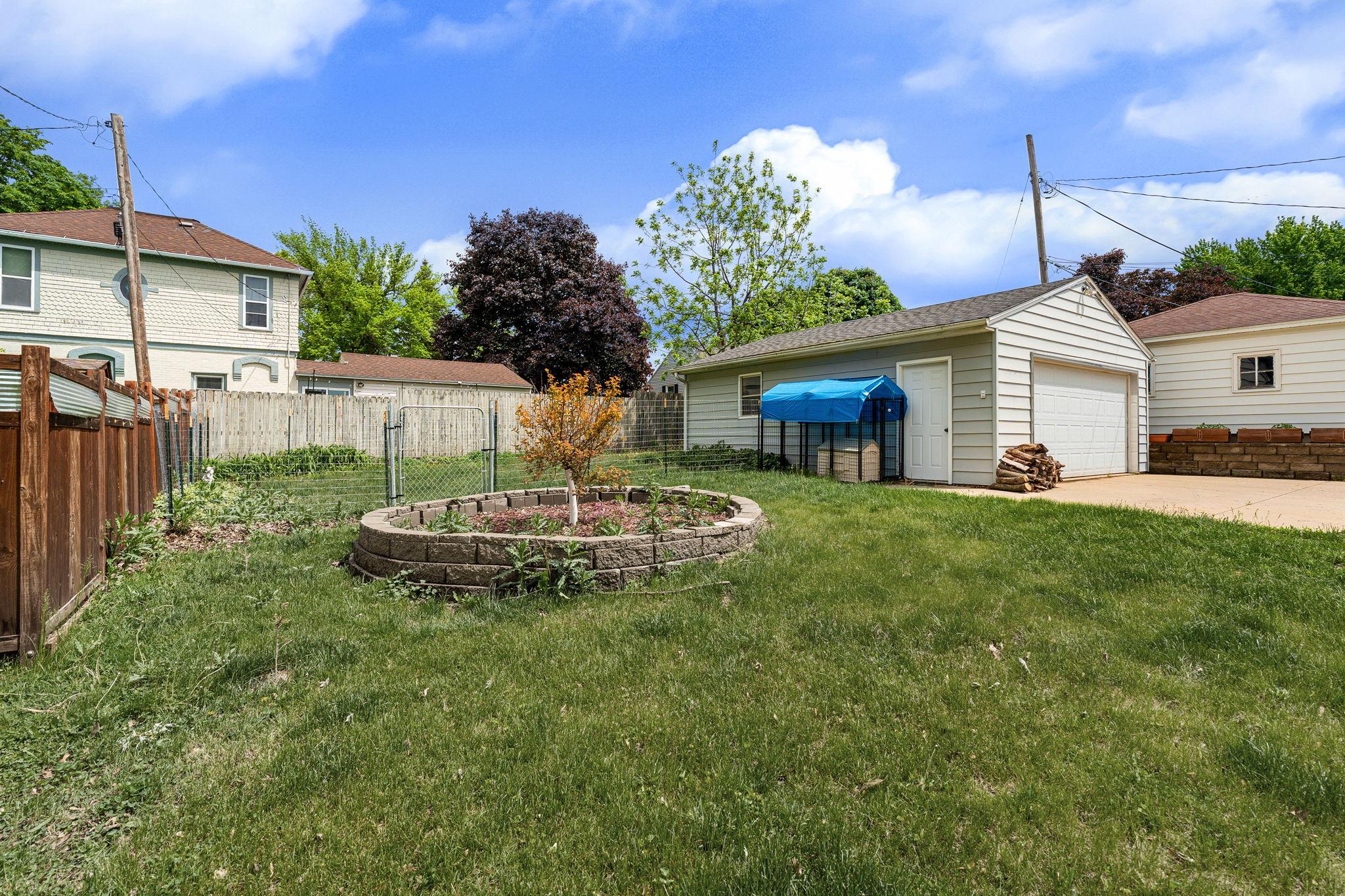 9-web-or-mls-105-giles-pl.jpg