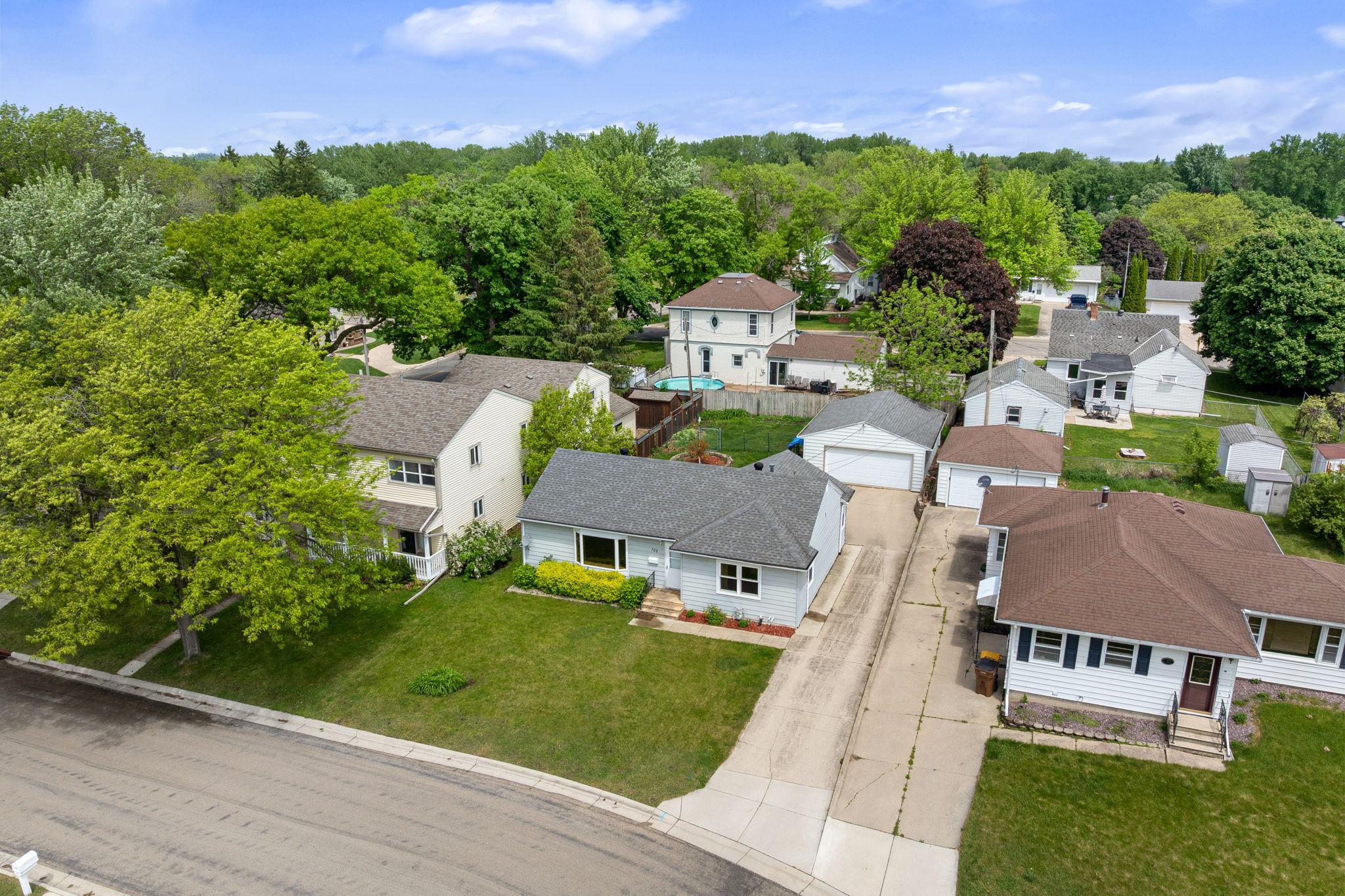 12-web-or-mls-105-giles-pl.jpg