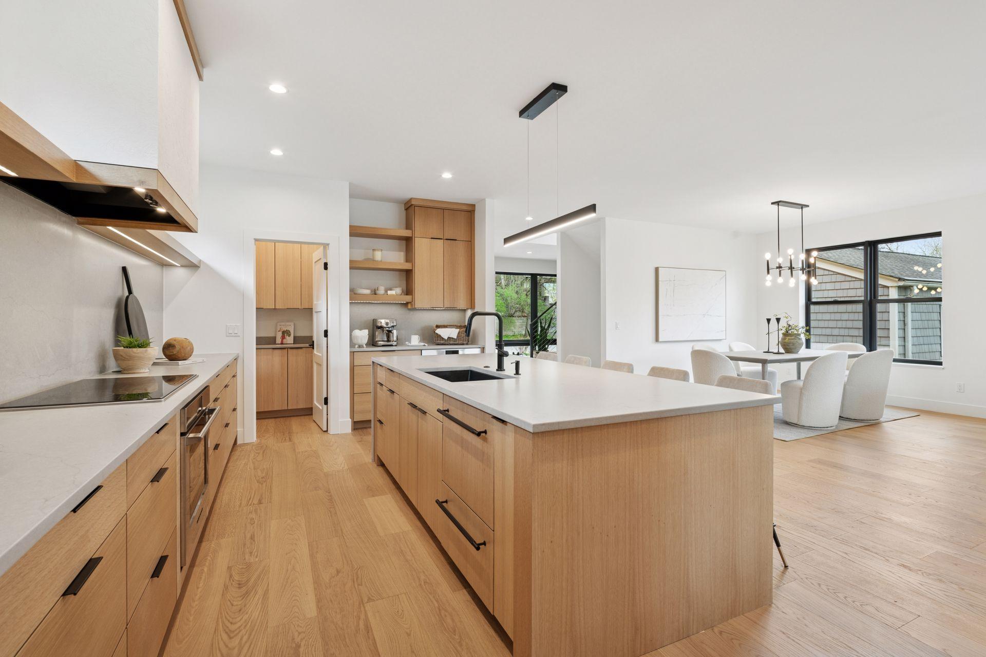 Photo from a previous project. Final design and features tailored to the Buyer’s preferences.