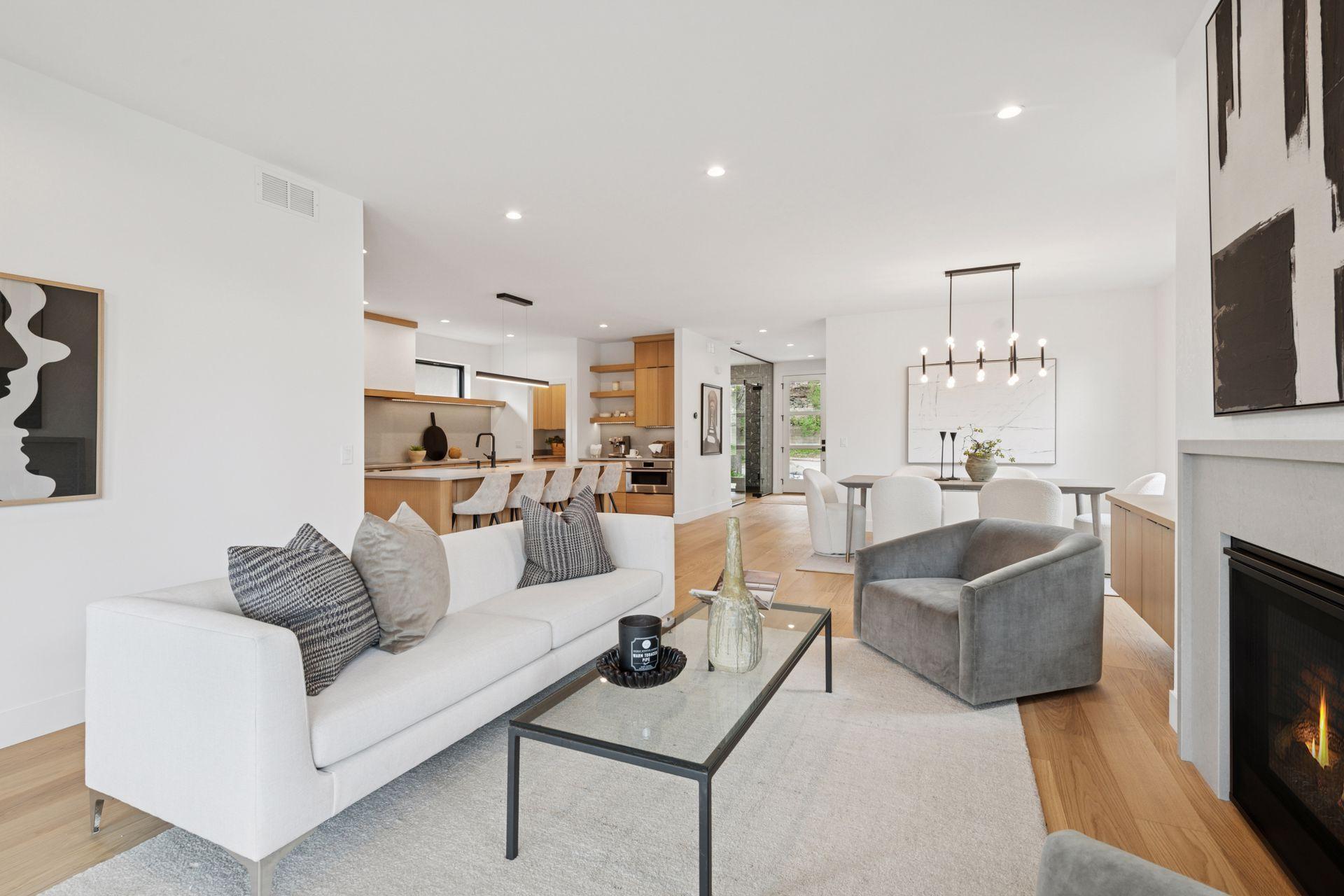Photo from a previous project. Final design and features tailored to the Buyer’s preferences.