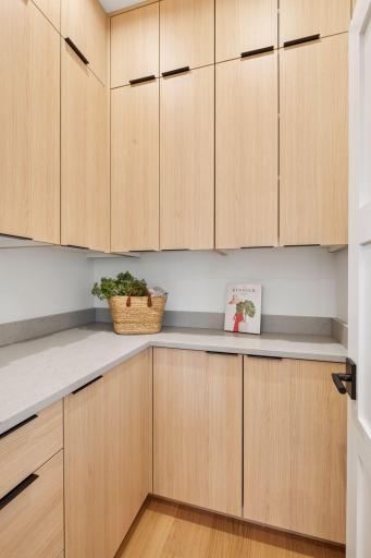 Photo from a previous project. Final design and features tailored to the Buyerâs preferences.