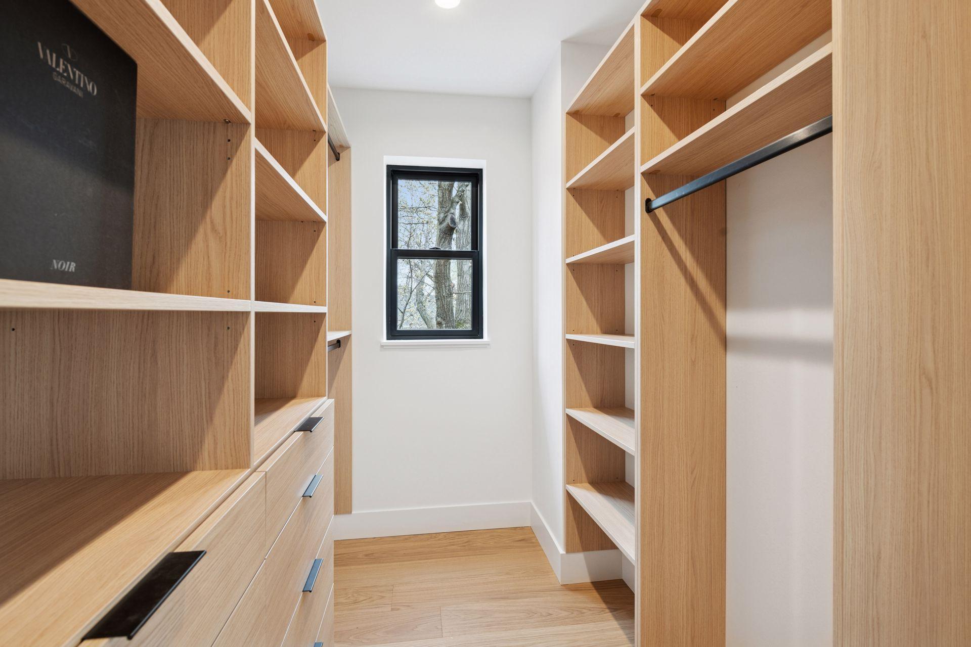 Photo from a previous project. Final design and features tailored to the Buyer’s preferences.