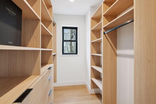 Photo from a previous project. Final design and features tailored to the Buyerâs preferences.