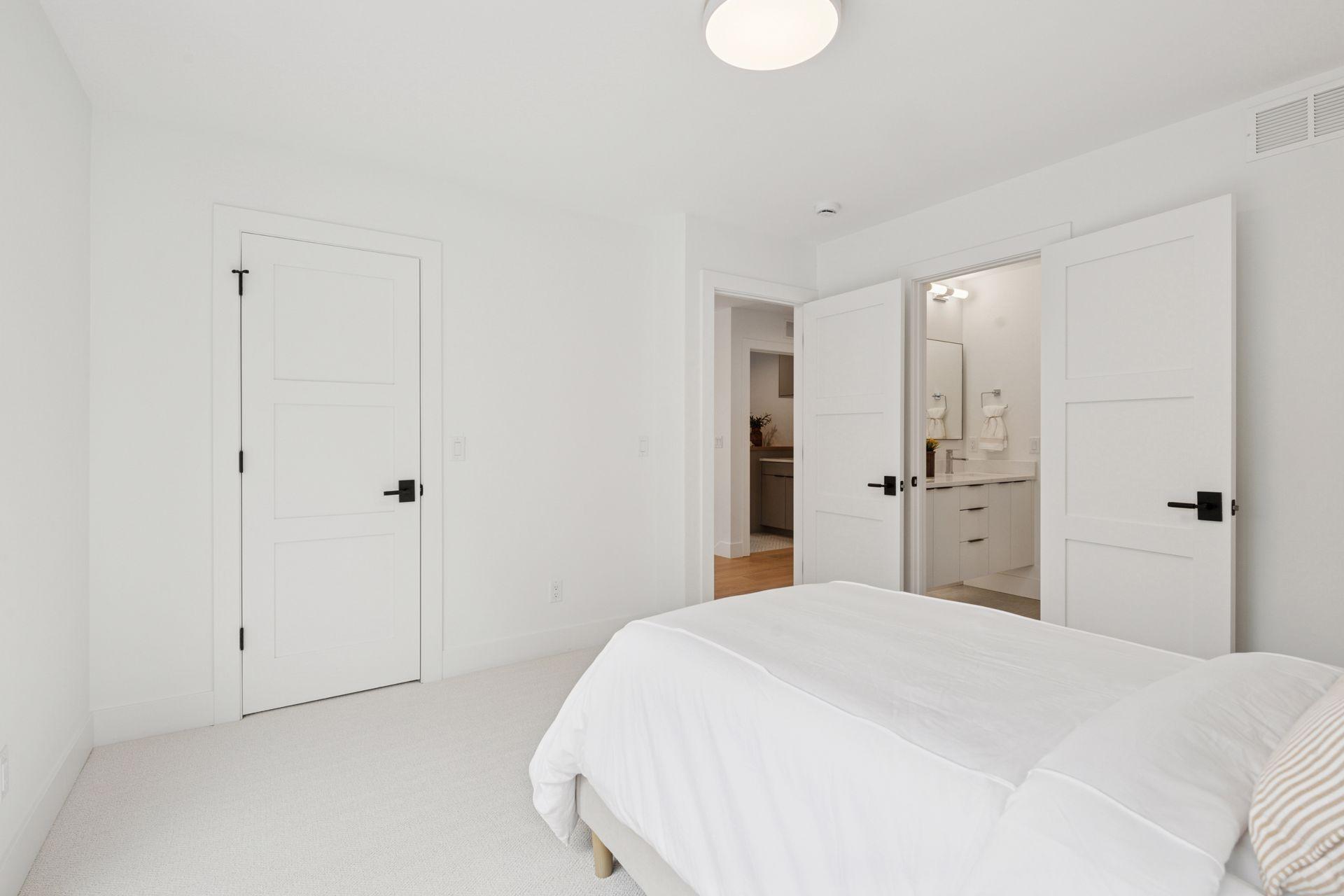 Photo from a previous project. Final design and features tailored to the Buyer’s preferences.