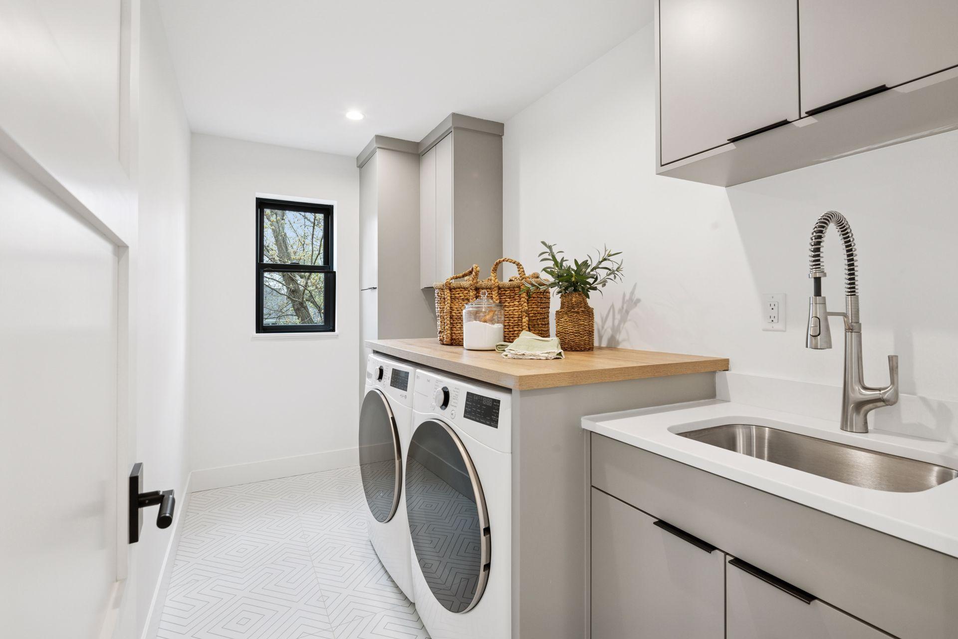 Photo from a previous project. Final design and features tailored to the Buyer’s preferences.