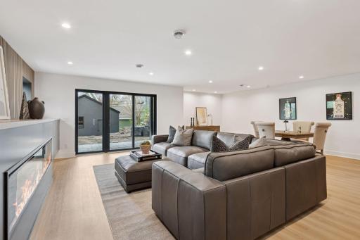 Photo from a previous project. Final design and features tailored to the Buyerâs preferences.