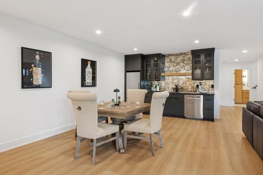 Photo from a previous project. Final design and features tailored to the Buyerâs preferences.