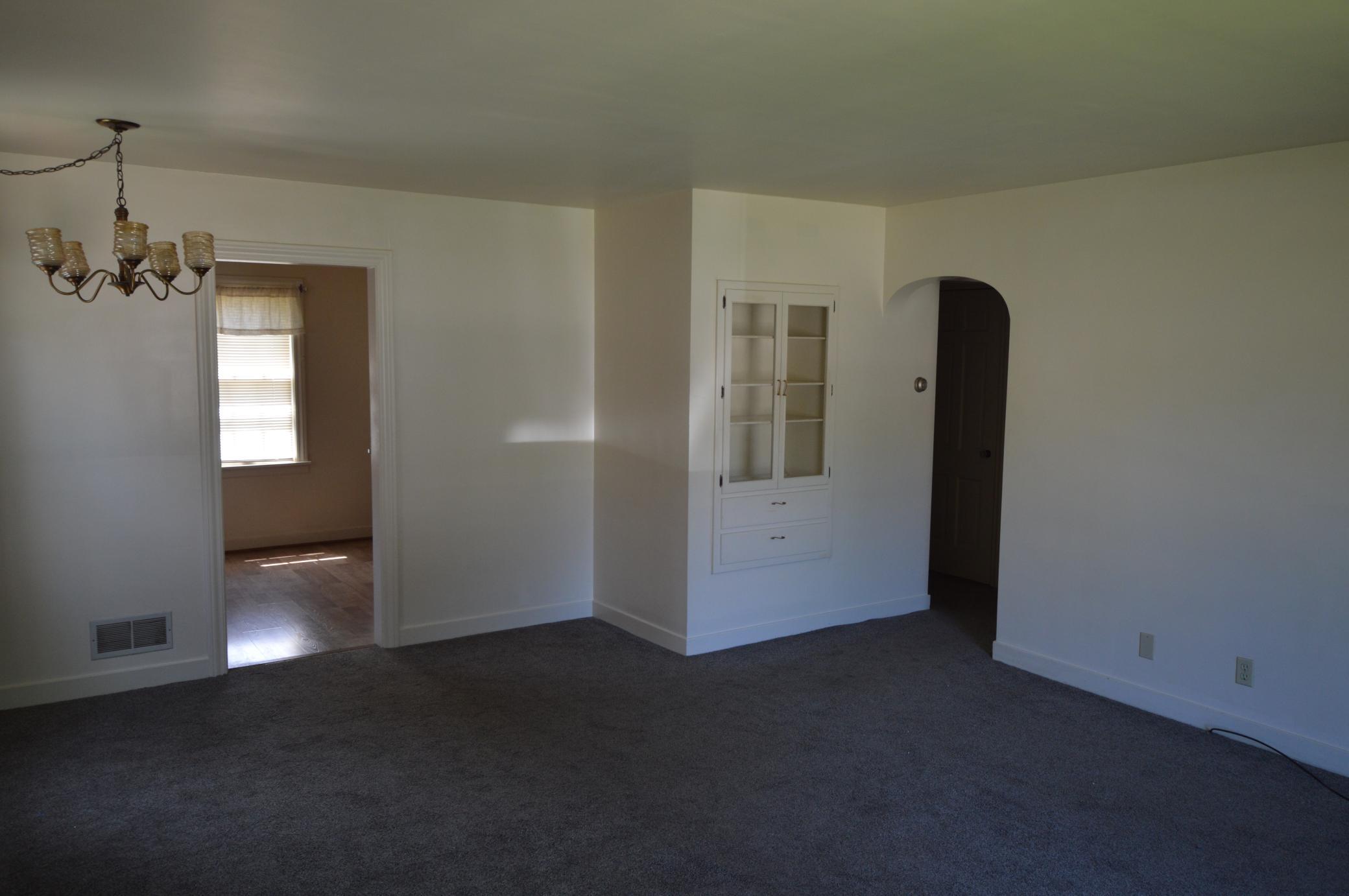 Kitchen/Hallway/Dining.JPG