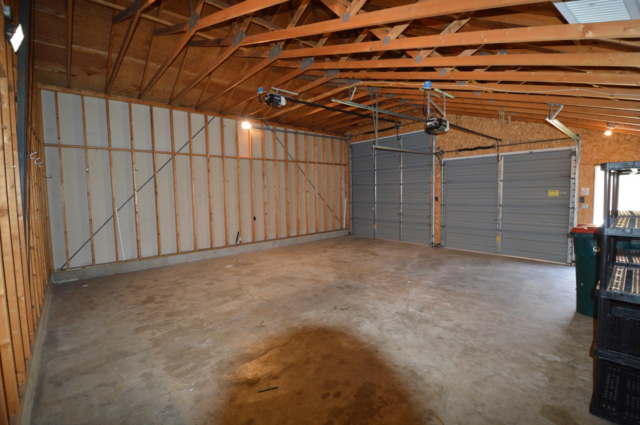 Inside garage.JPG