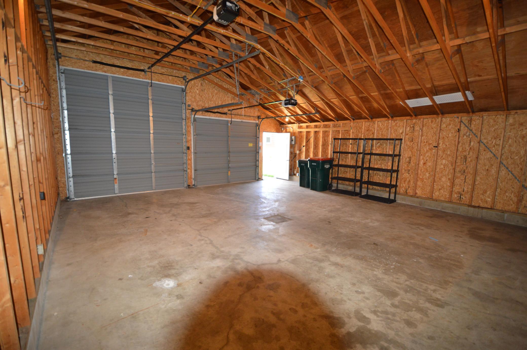 Inside garage.JPG