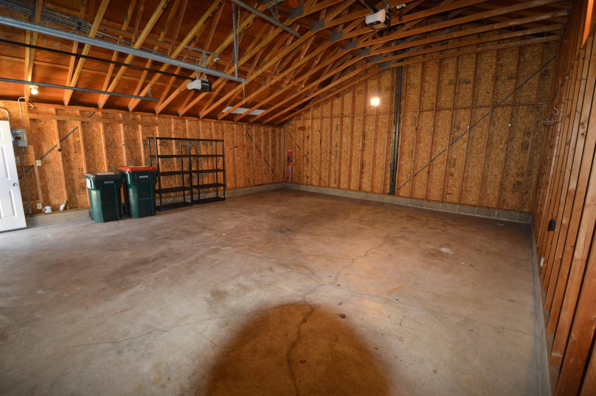Inside garage.JPG