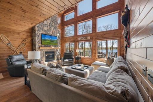 Living room 2.jpg