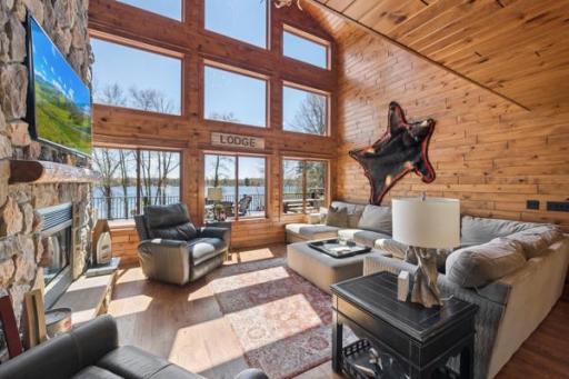 Living room 3.jpg