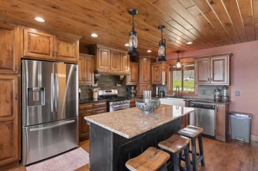 Kitchen 2.jpg