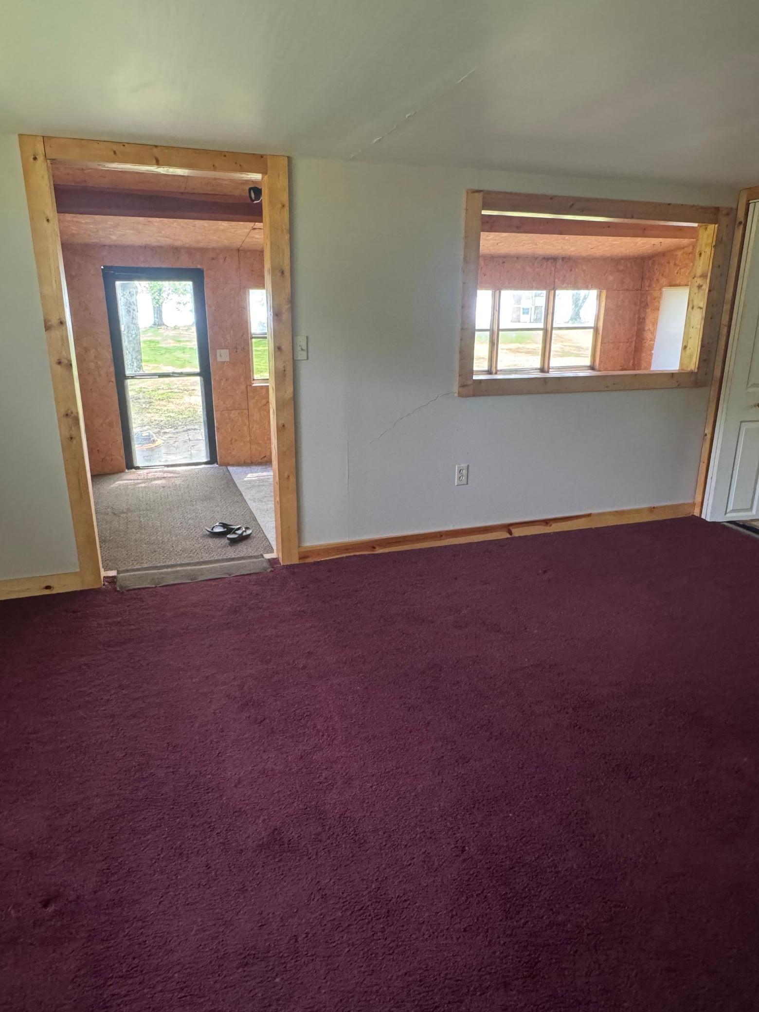 Dining/bonus area to living area
