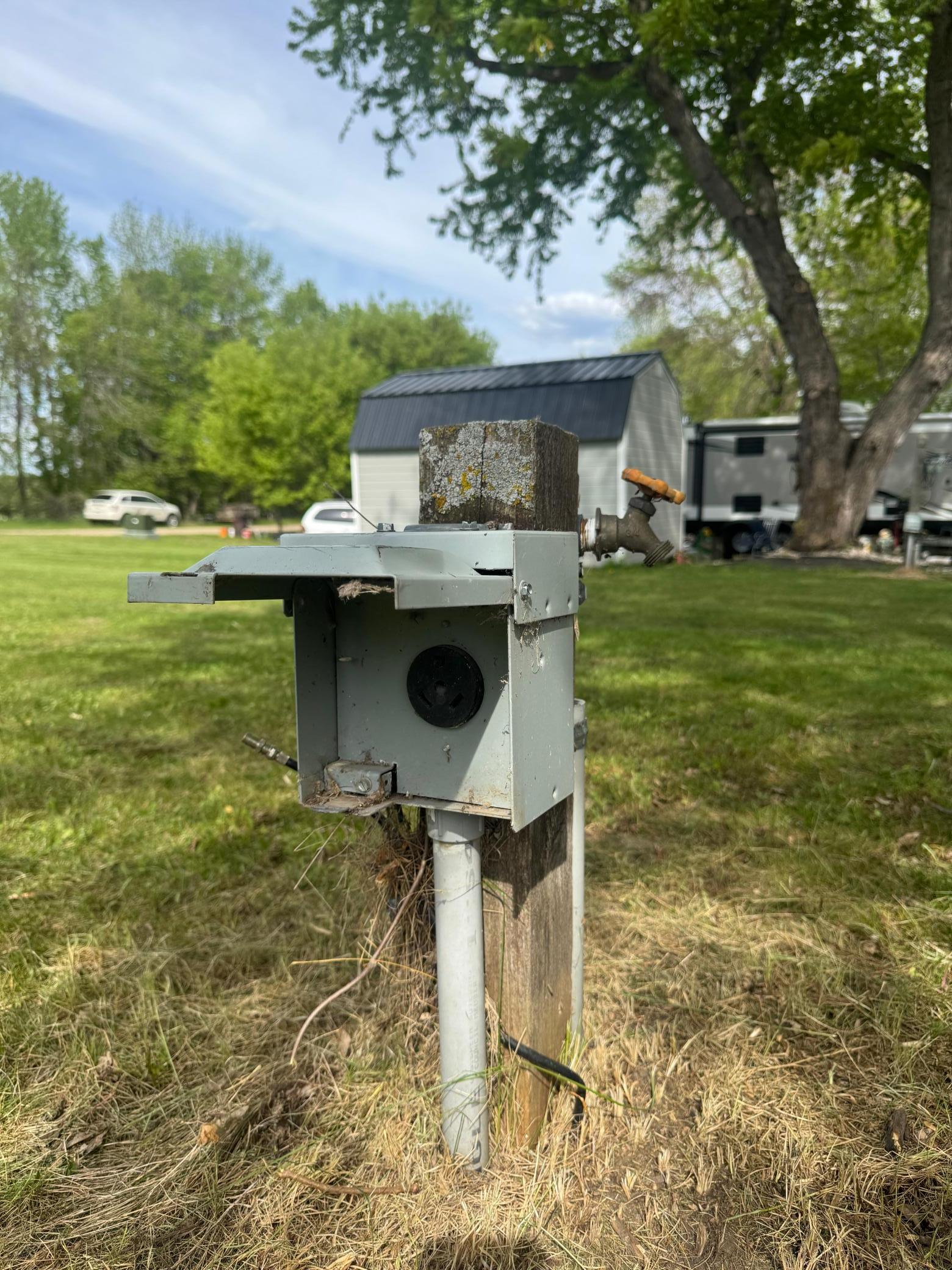 Camper water/electric hookups