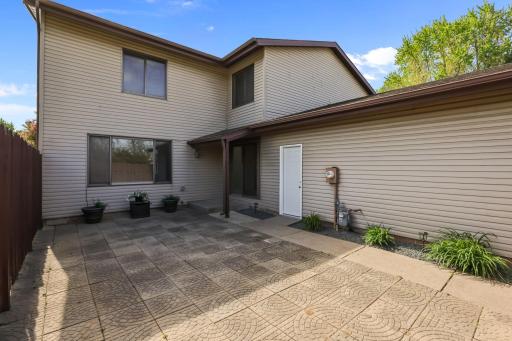 7859 Dunmore Road, Woodbury, MN 55125