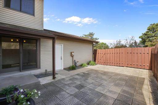 7859 Dunmore Road, Woodbury, MN 55125