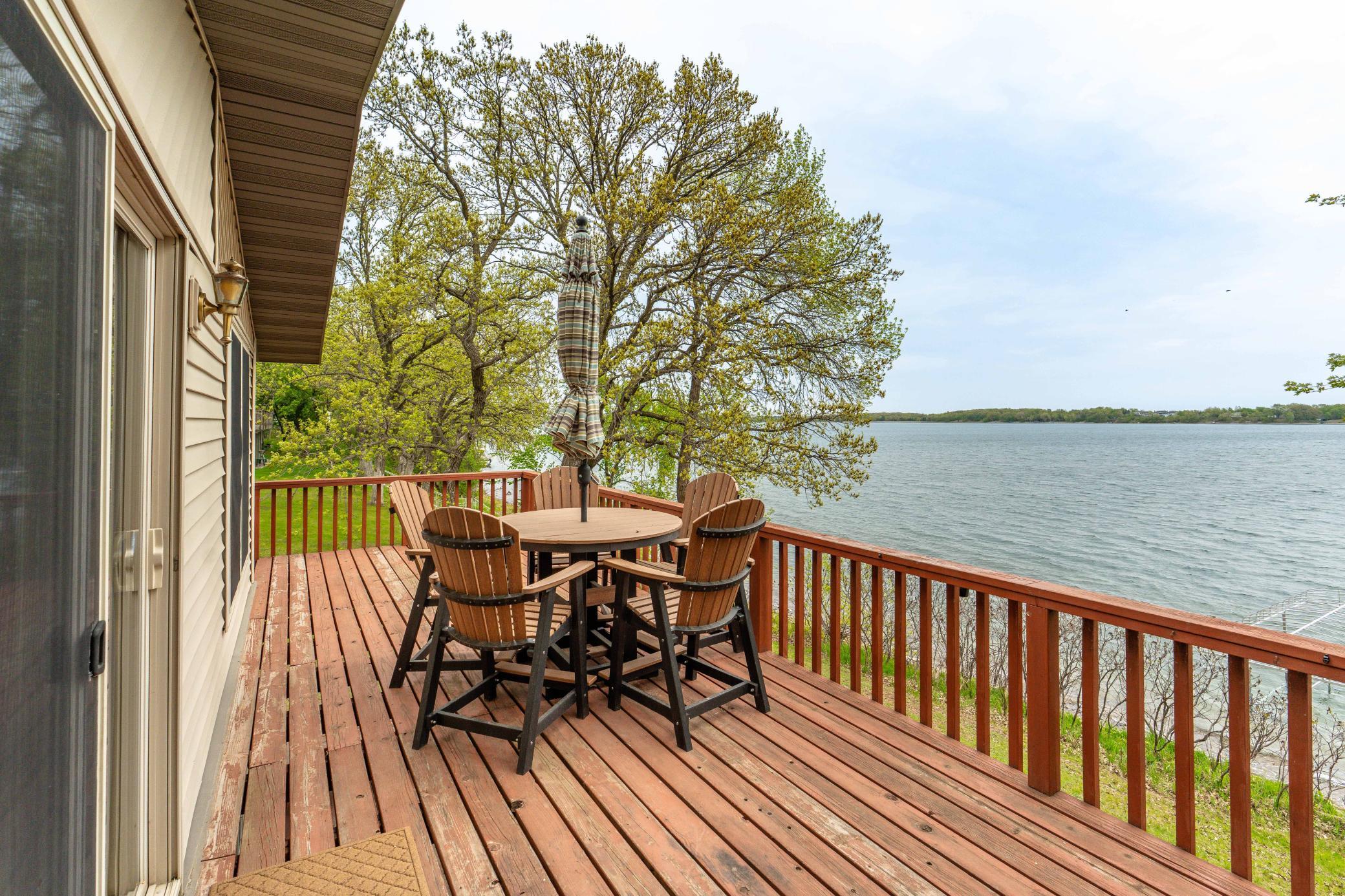 Upper level deck