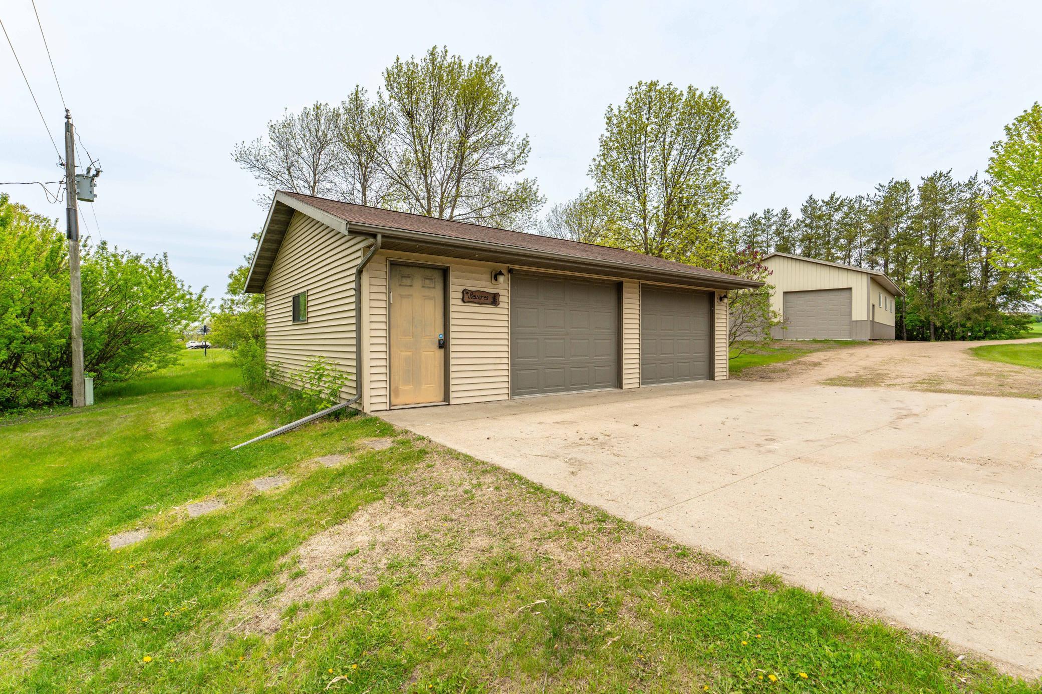 Detached garage