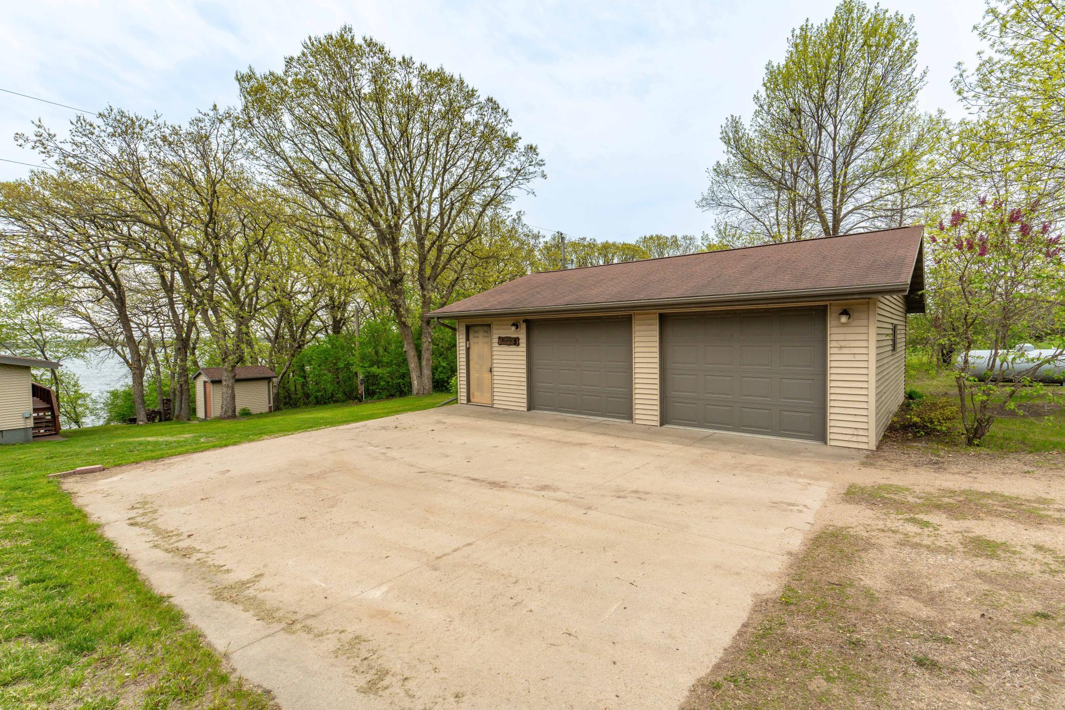 Detached garage
