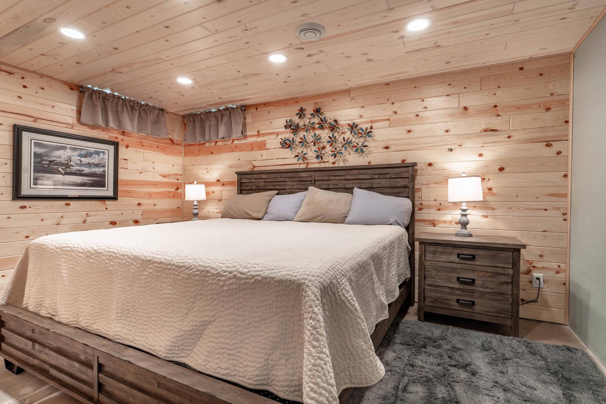 Bonus room/non-legal bedroom