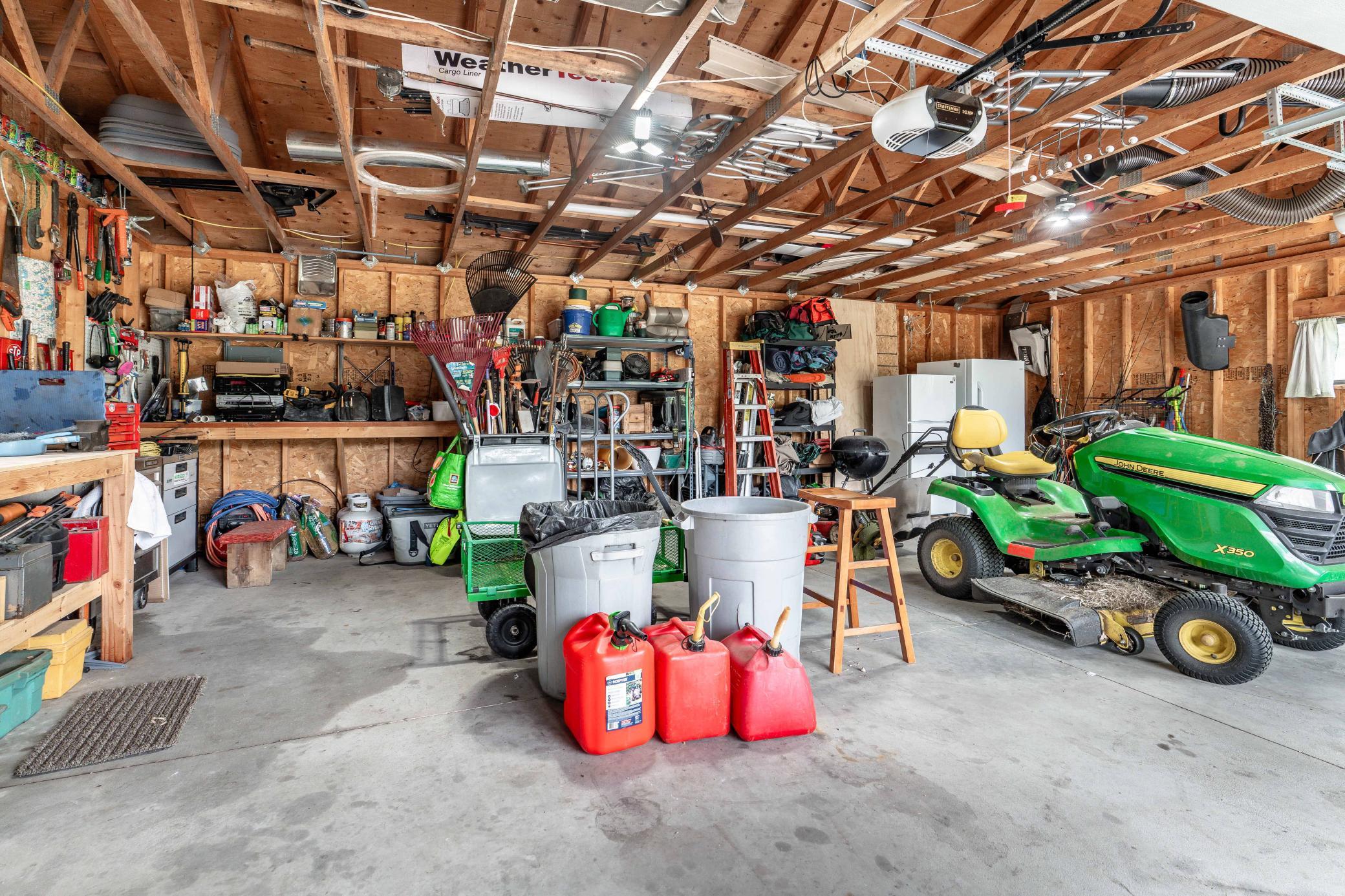 Detached garage
