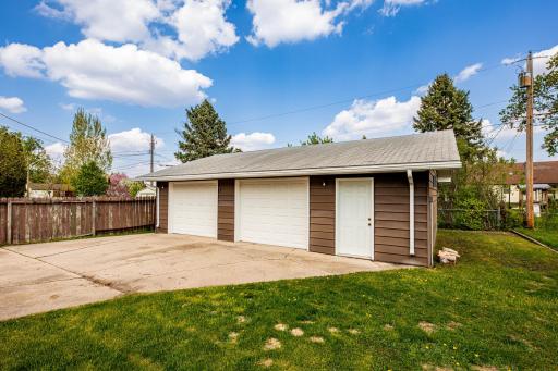 822 16th Street N, Moorhead, MN 56560