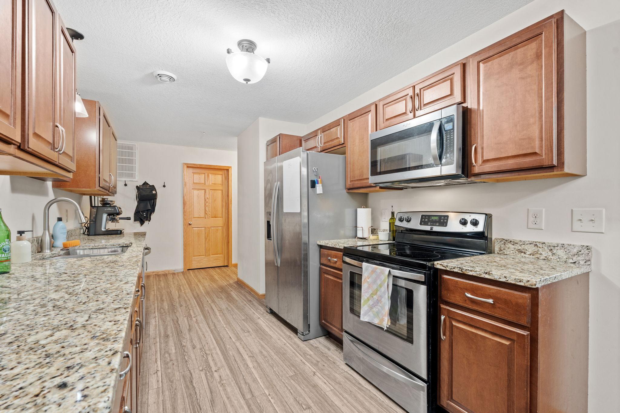 13-web-or-mls-14789 Olivine St NW-13.jpg