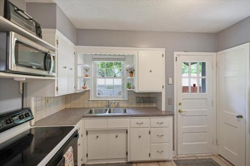 3805 Zenith Avenue N, Robbinsdale, MN 55422