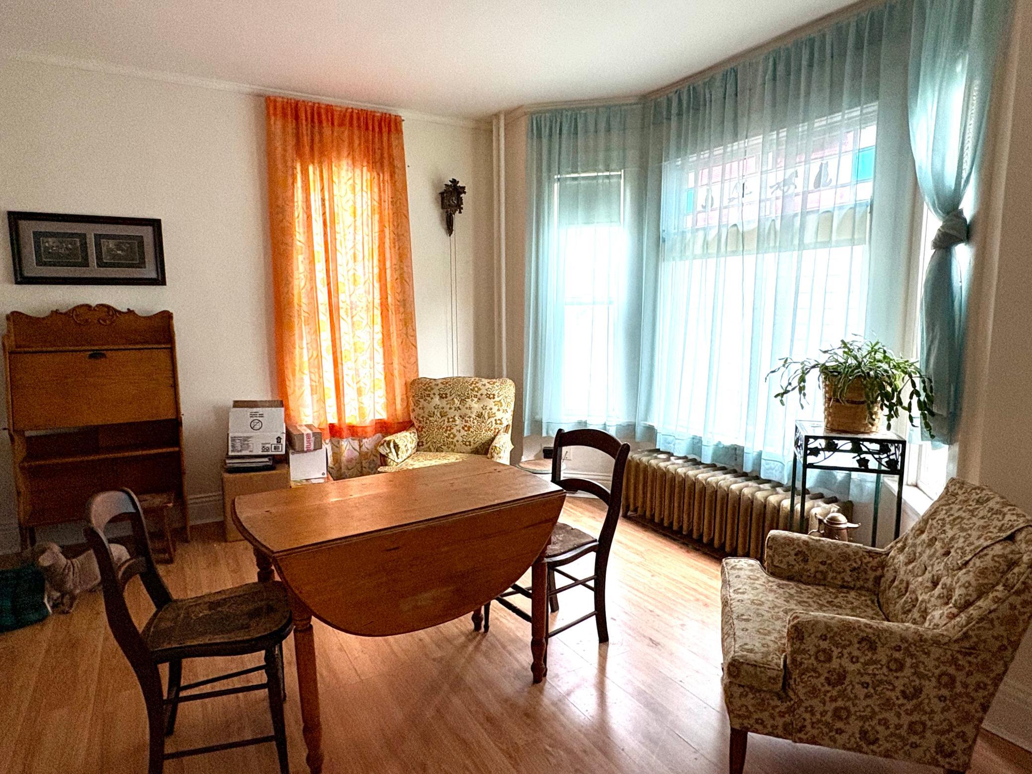 Dining room with bay window