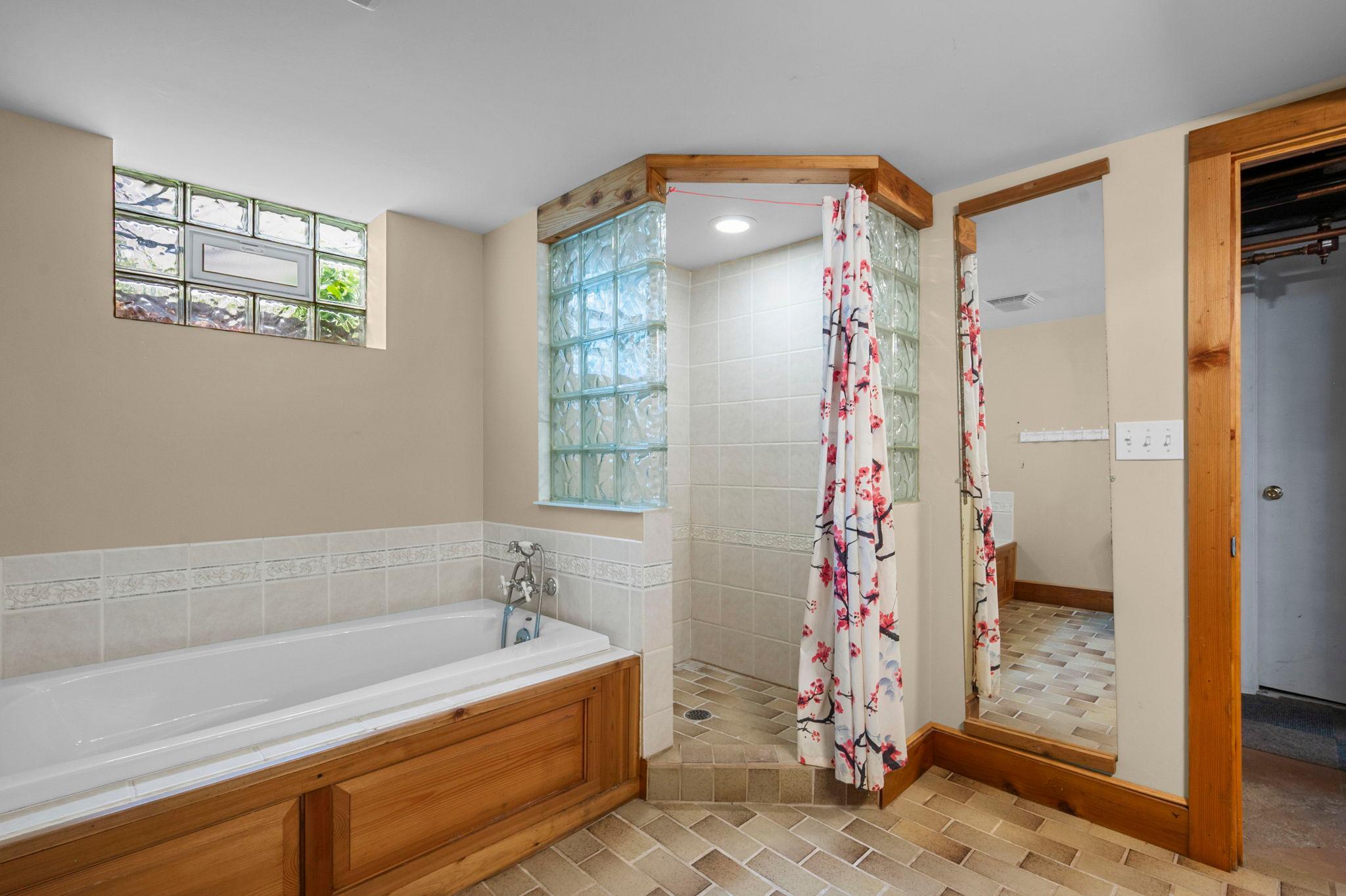 Huge full bath in the basement.