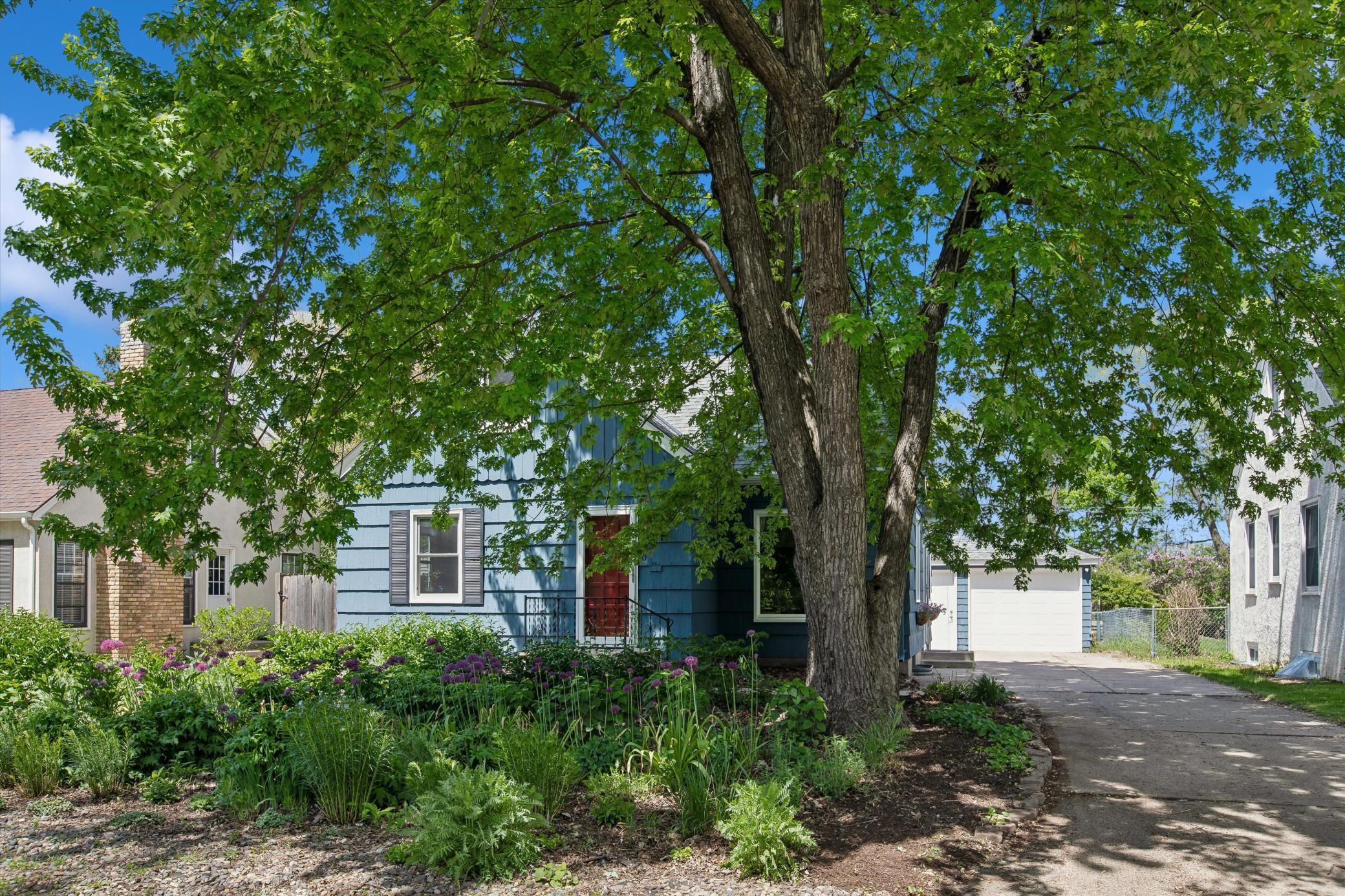 Master Gardener home lovingly cared for since 2013!