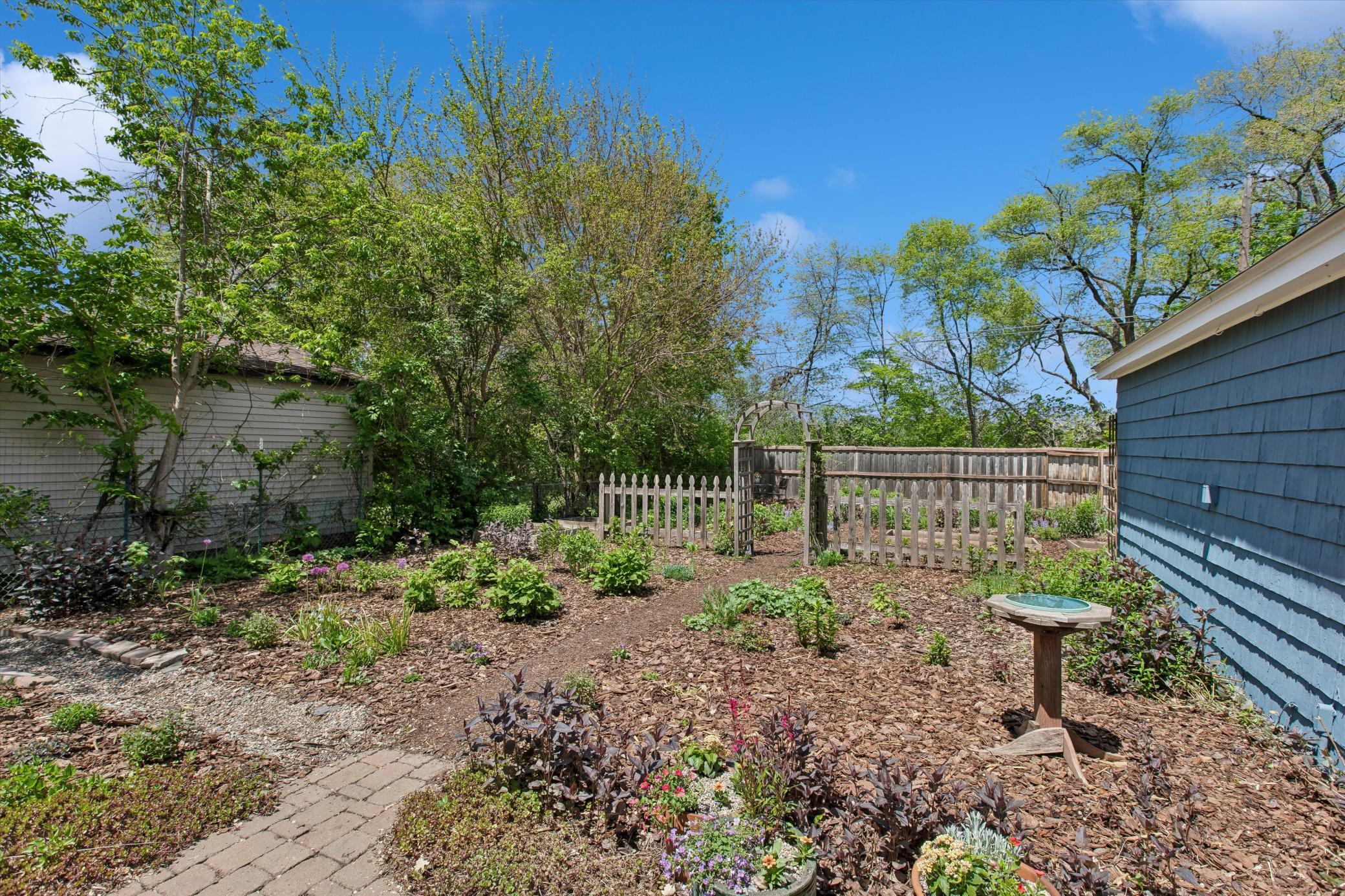 Great for outdoor enthusiasts close to walking trails