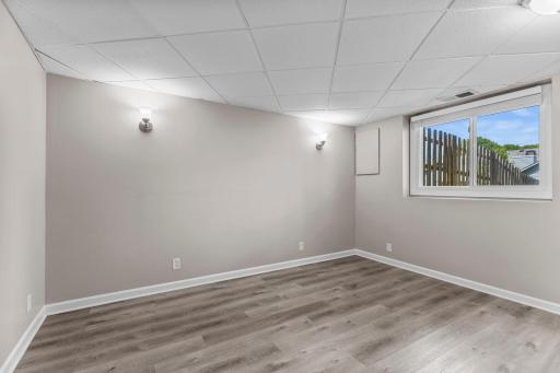 2336 Hale Avenue N, Saint Paul, MN 55128