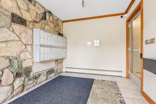 821 Douglas Avenue, 205, Minneapolis, MN 55403