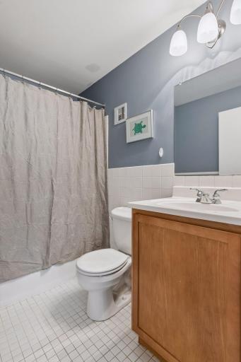 821 Douglas Avenue, 205, Minneapolis, MN 55403