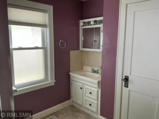 1762 Edgerton Street, Saint Paul, MN 55117