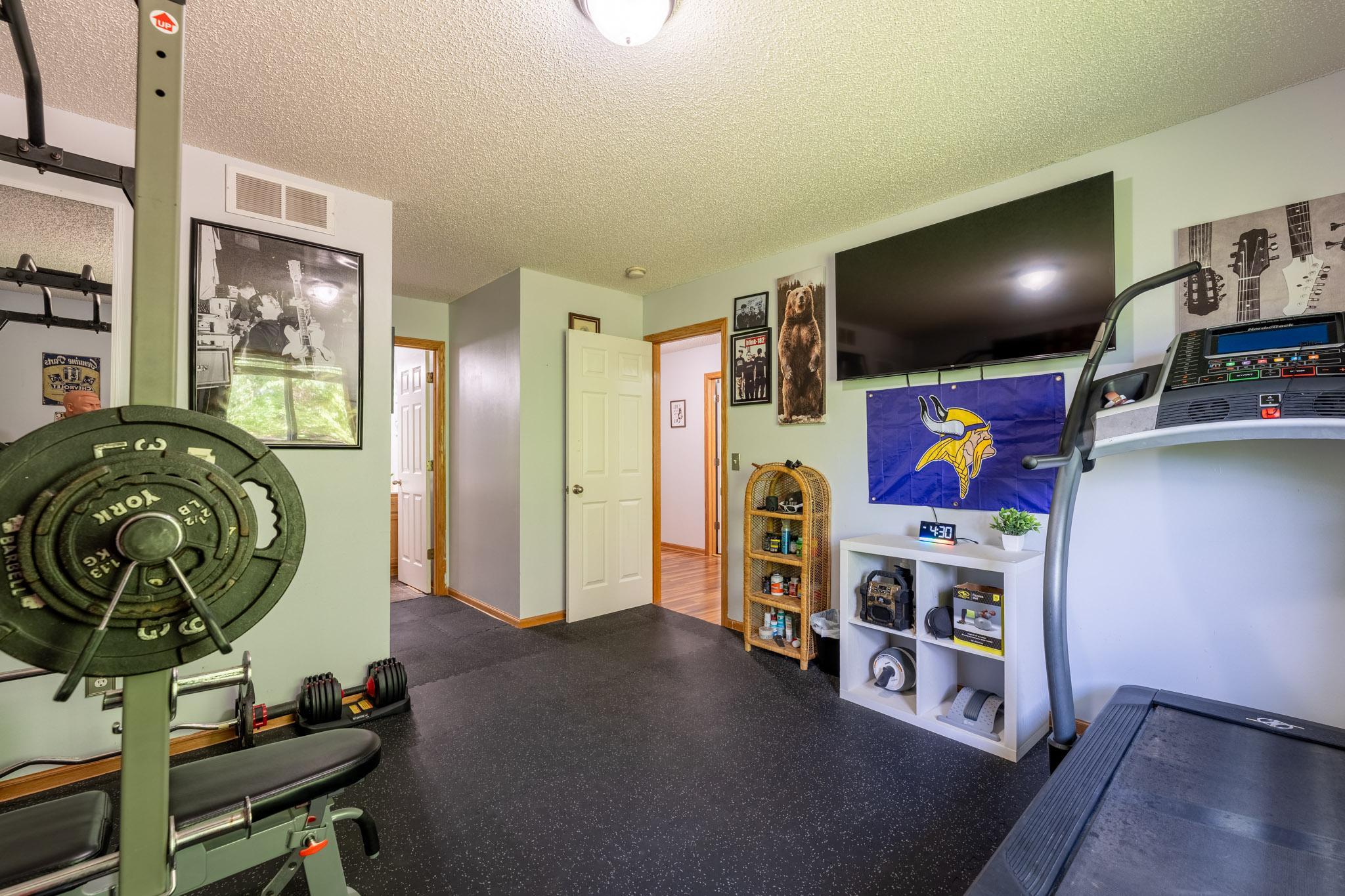 12.75x11.75 primary bedroom with a walk in closet and ensuite bathroom.