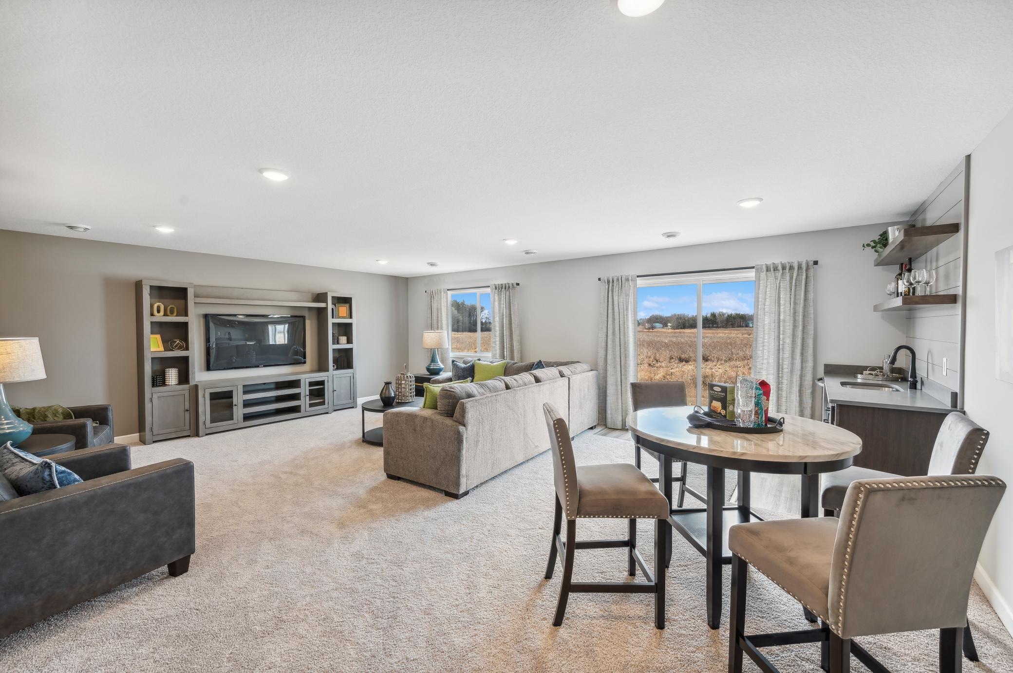16. Family Room.jpg
