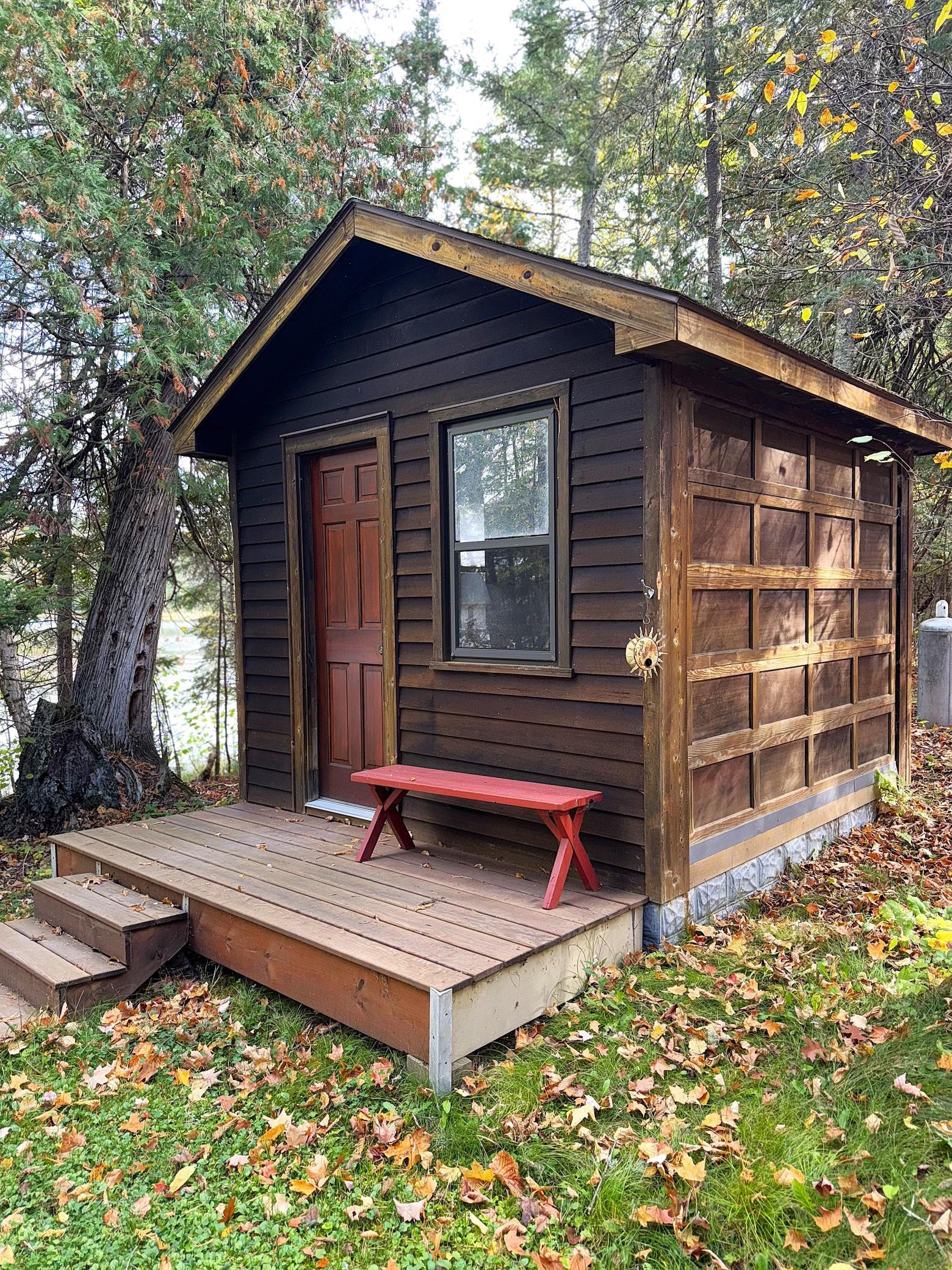 Water's Edge Cabin