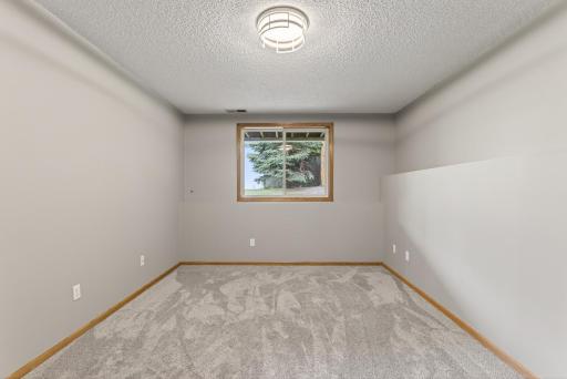 833 White Oak Court, Saint Paul, MN 55112