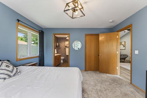 833 White Oak Court, Saint Paul, MN 55112