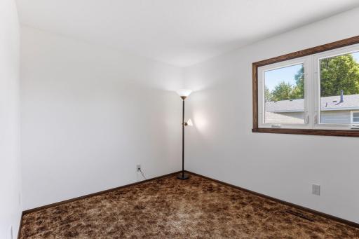 15-web-or-mls-3588-Grenadier-Pl-15.jpg