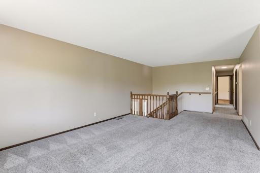 7-web-or-mls-3588-Grenadier-Pl-07.jpg