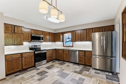 11-web-or-mls-3588-Grenadier-Pl-11.jpg