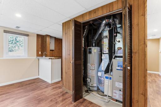 30-web-or-mls-3588-Grenadier-Pl-30.jpg
