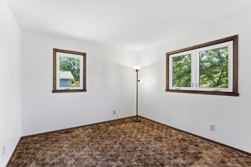 17-web-or-mls-3588-Grenadier-Pl-17.jpg